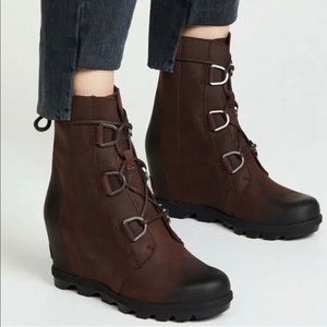 NEW Sorel Joan of the Artic Boots - Maroon Brown Size 9